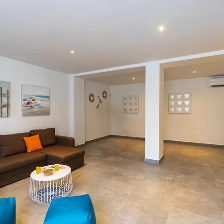 Ereza Villa Aqualava II 别墅 *